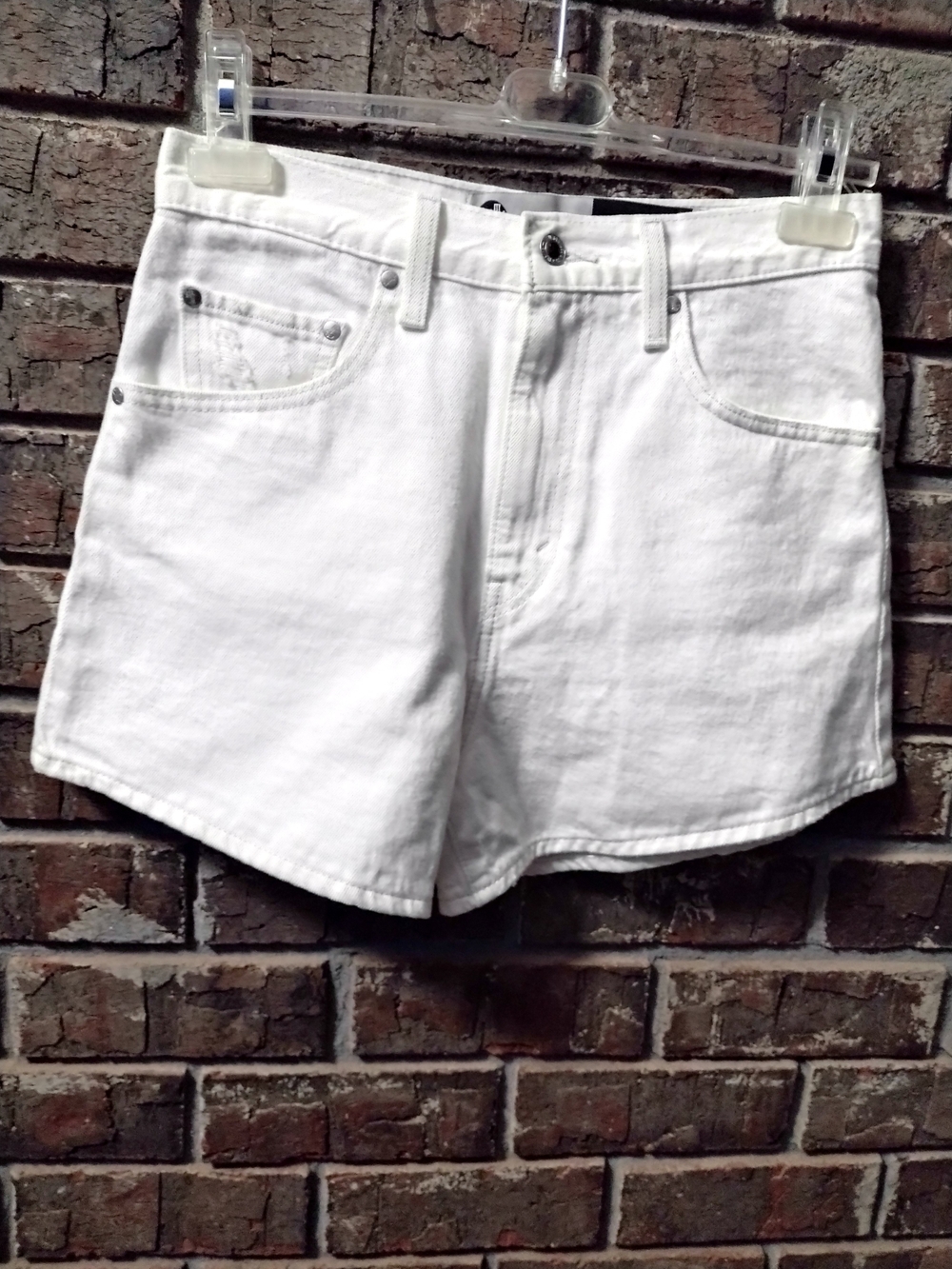 Levi Strauss Silvertab Women's White High Rise Denim Mom Shorts Size 28 Summer